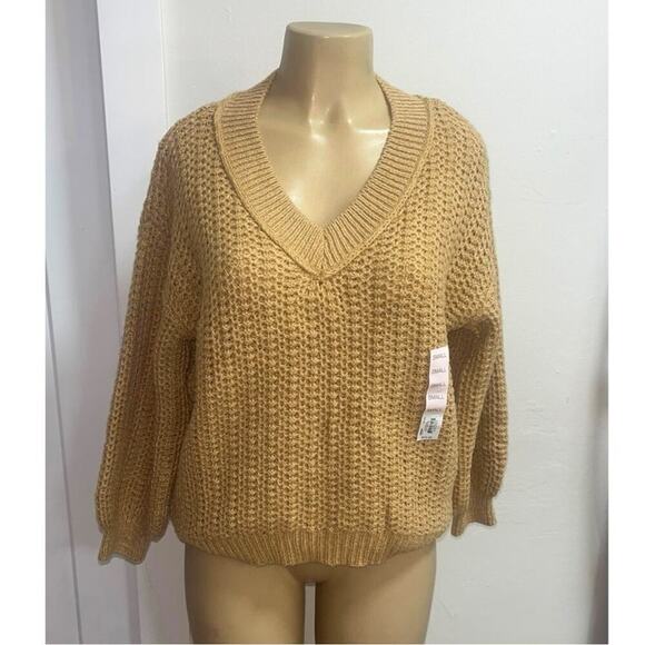 Last One! NWT SO Cable Knit Yarn Sweater Sz M Tan Camel - Picture 4 of 8